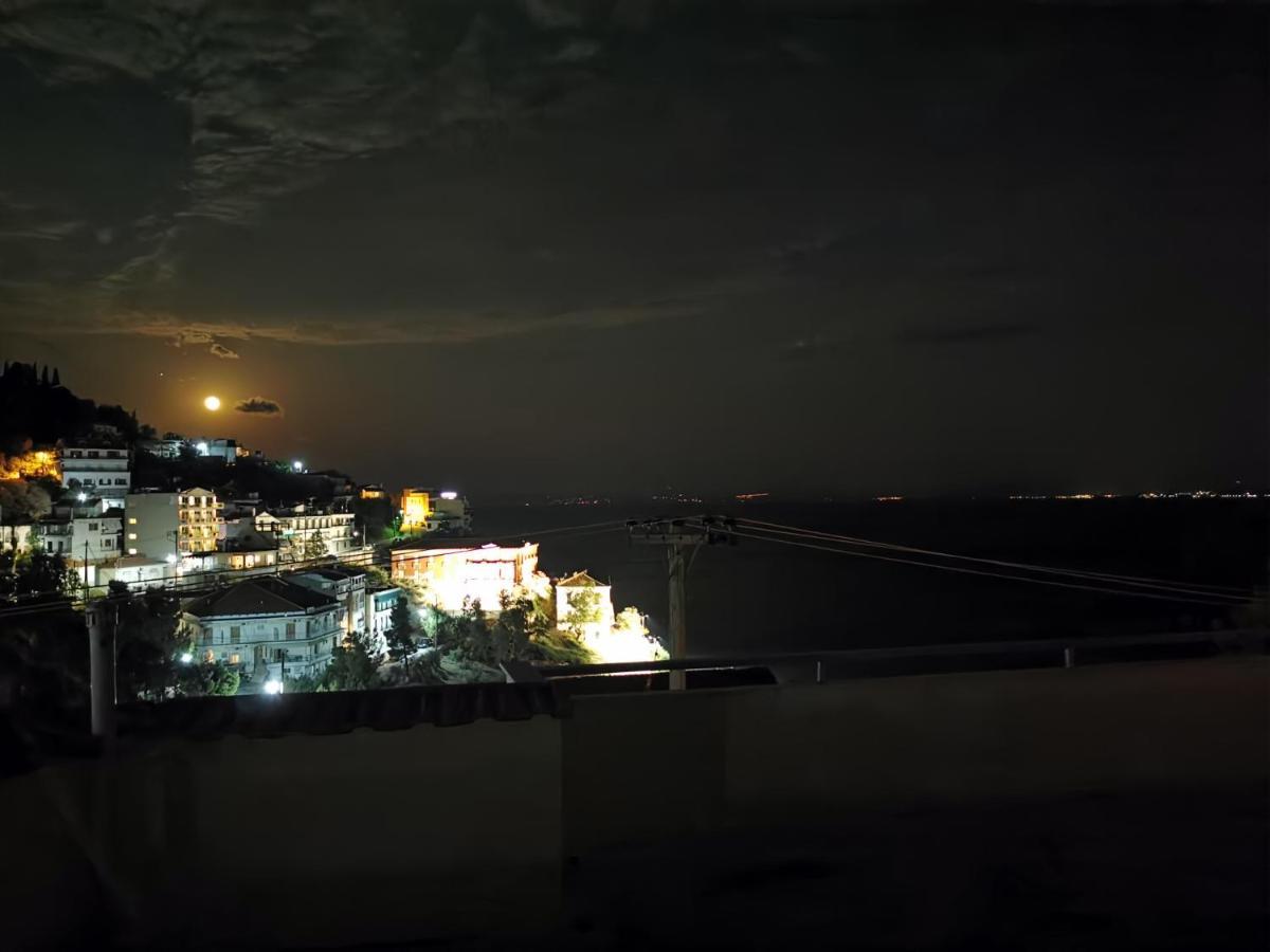 Hotel Rania Lutrá Edipszú Kültér fotó