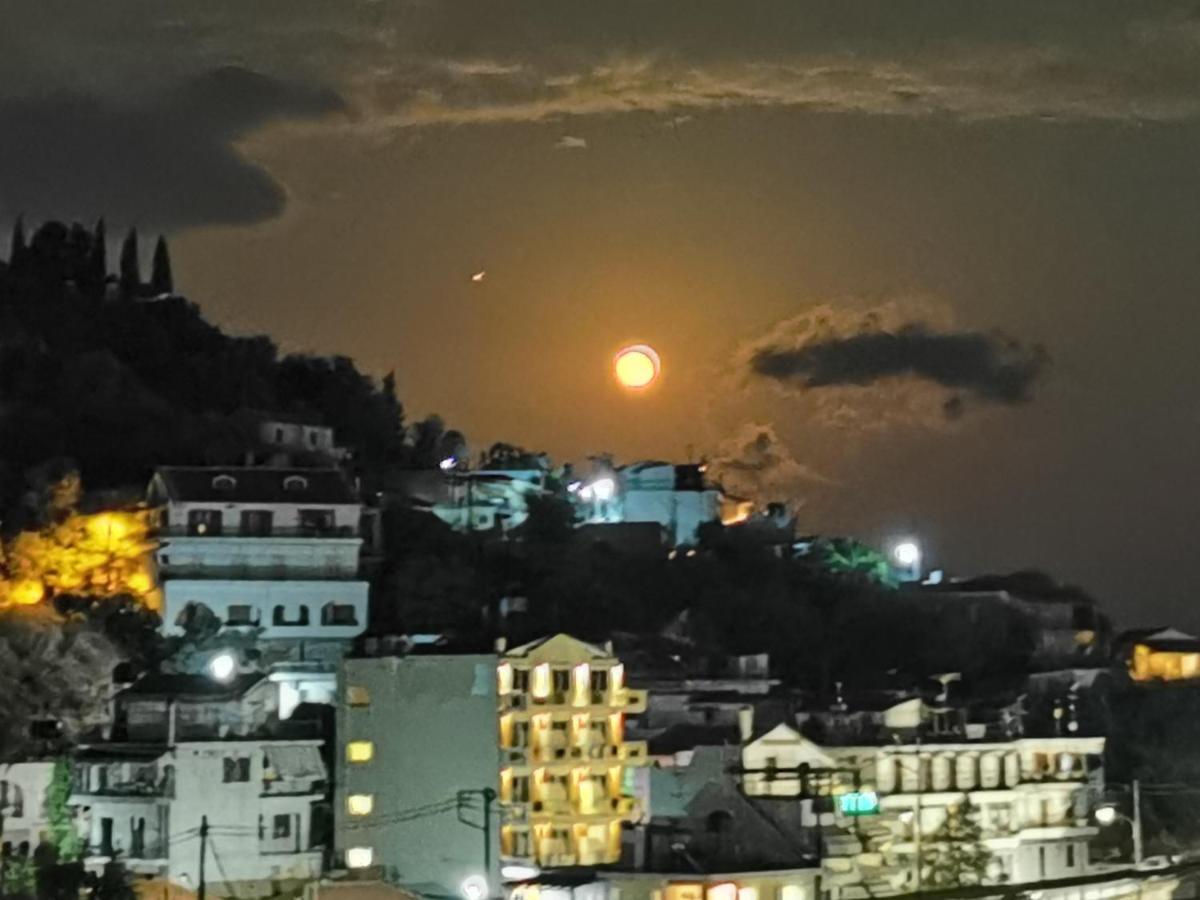 Hotel Rania Lutrá Edipszú Kültér fotó