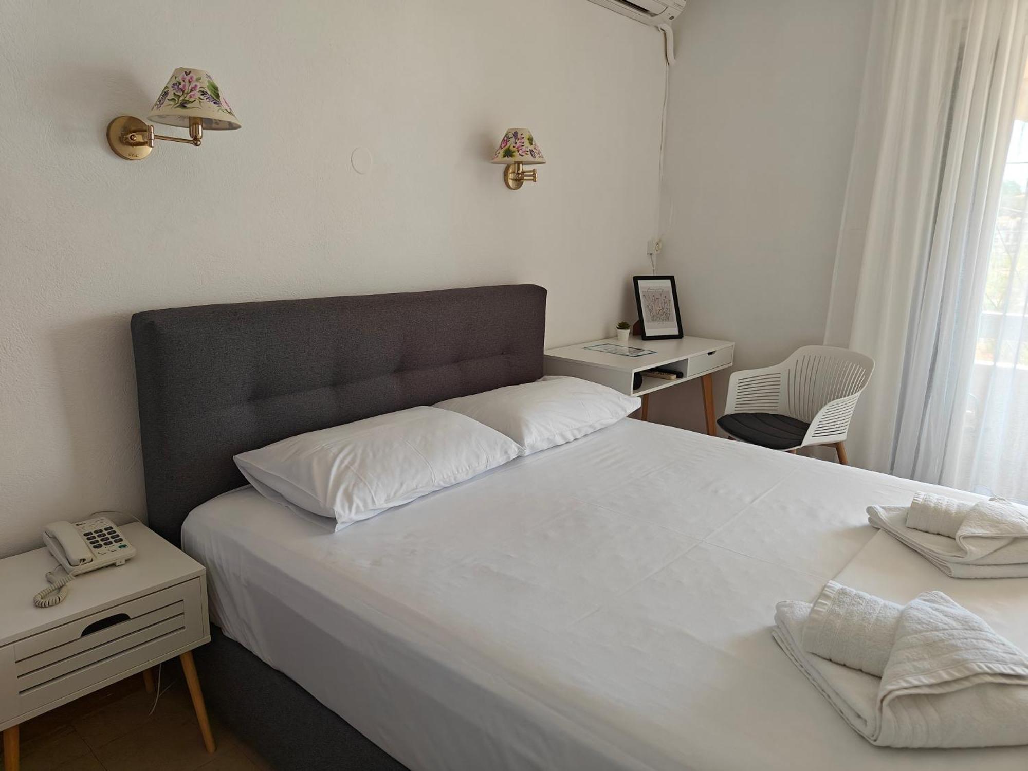 Hotel Rania Lutrá Edipszú Kültér fotó