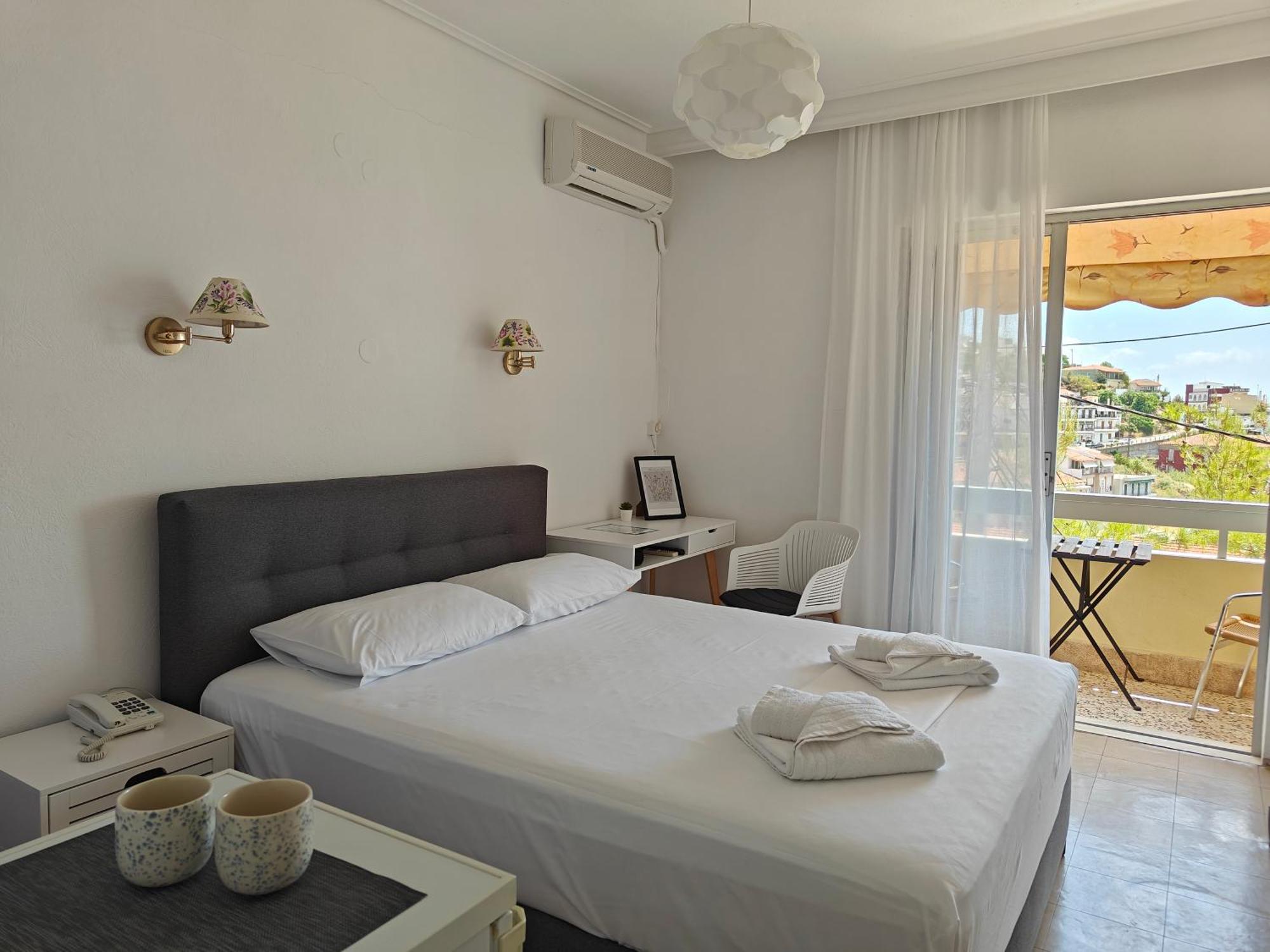 Hotel Rania Lutrá Edipszú Kültér fotó