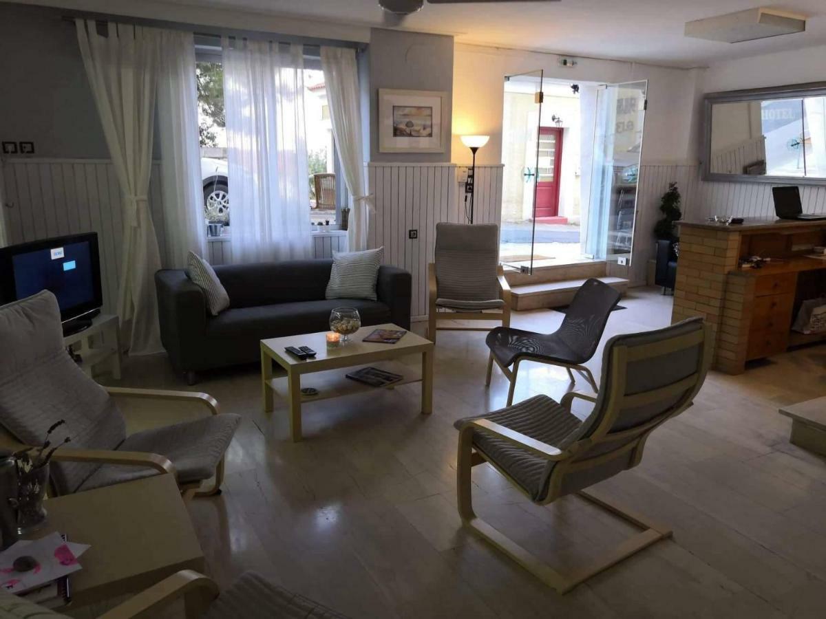 Hotel Rania Lutrá Edipszú Kültér fotó